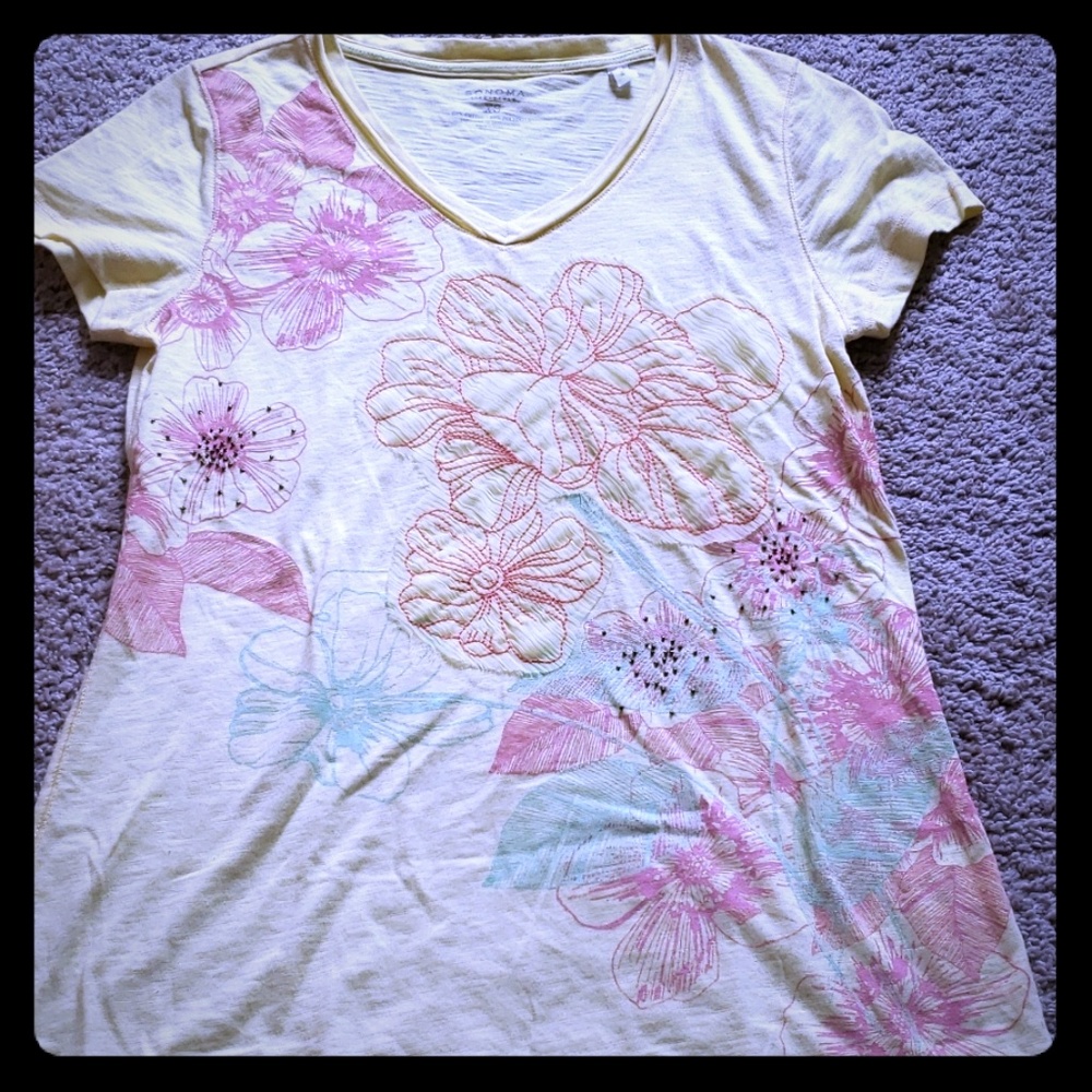 Lightweight fashion tee NWOT